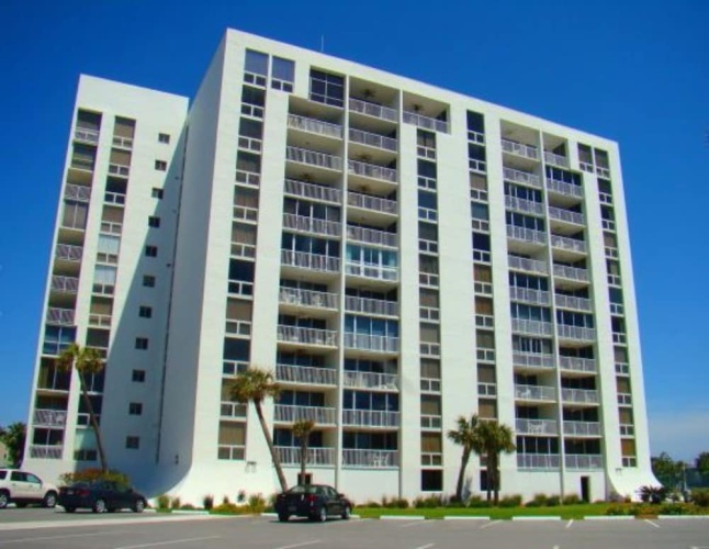 Shoreline Towers by Holiday Isle