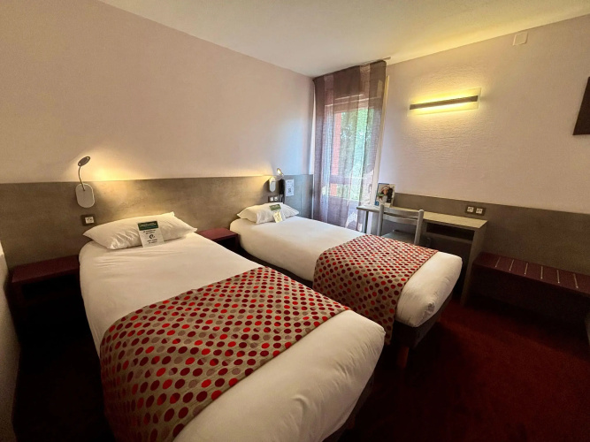 Brit Hotel Les Evens