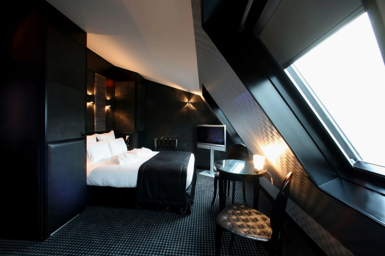 L'Adresse Hotel