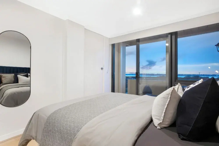 Spectacular Views South Perth1br
