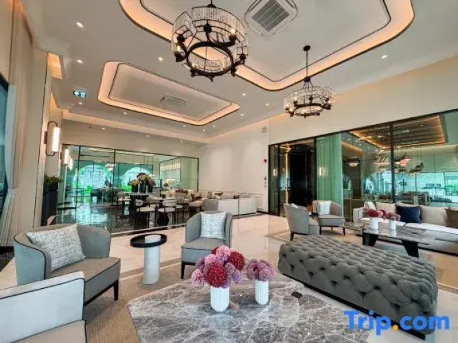 Modern 1Bdr with Pool View The Title Legendary