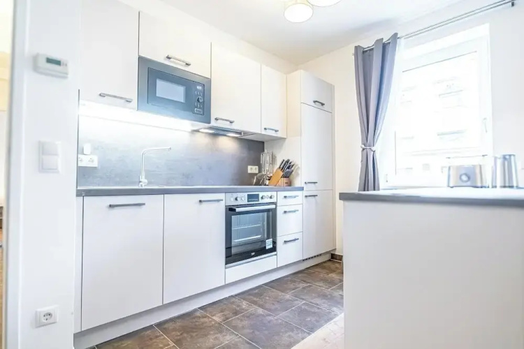 Modern 1BR 1LR Apt Donaustadt Area
