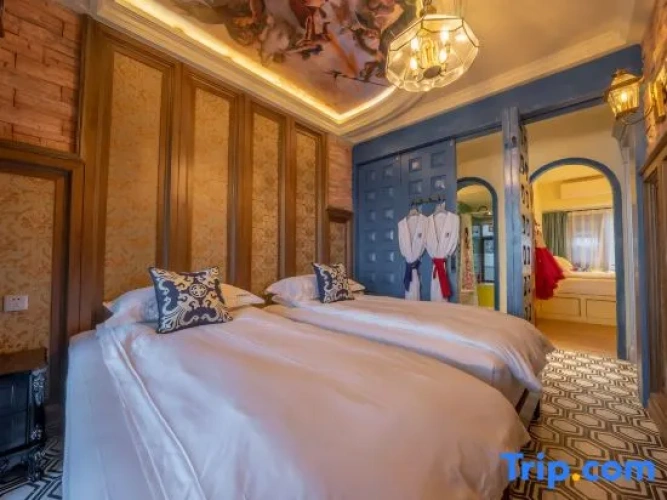 4 Bedrooms Double Suite with balcony and with sea view