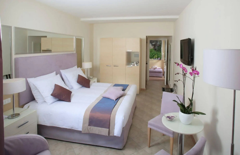 Hotel Crystal Sea