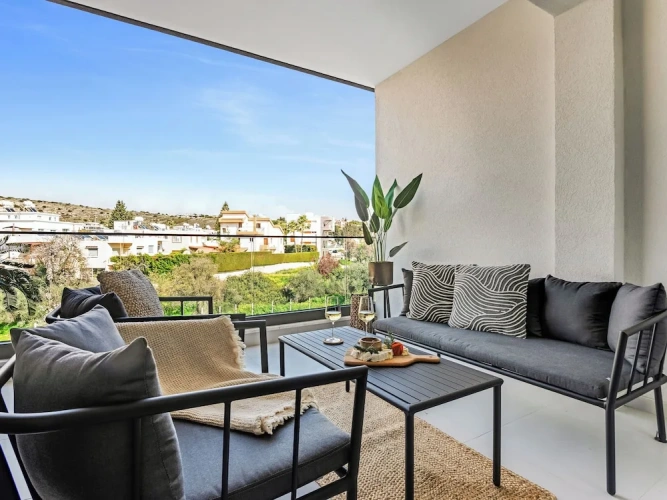 1 Bedroom Apartment with balcony and with city view