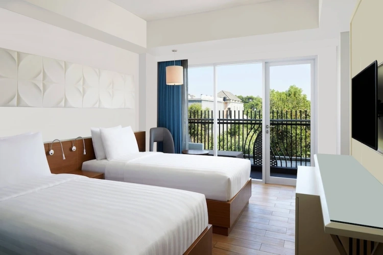 Standard Twin room with balcony