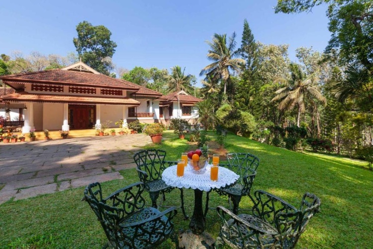 2 Bedrooms Villa