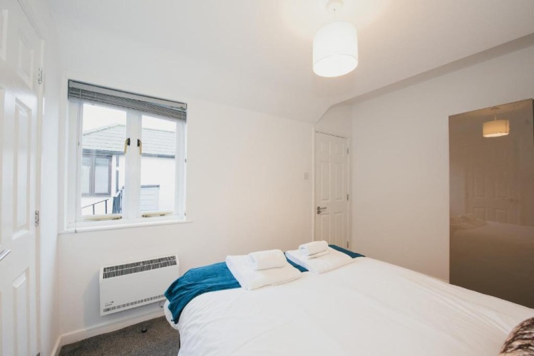 2 Bedrooms Apartment