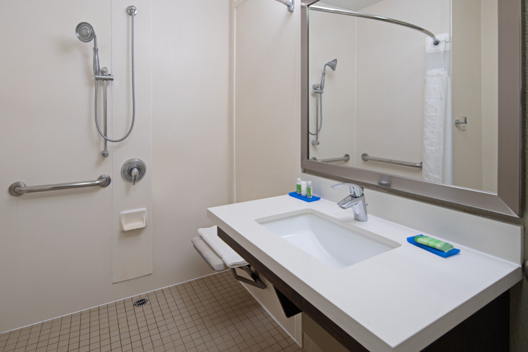 Holiday Inn Express & Suites Valencia - Santa Clarita photo 14