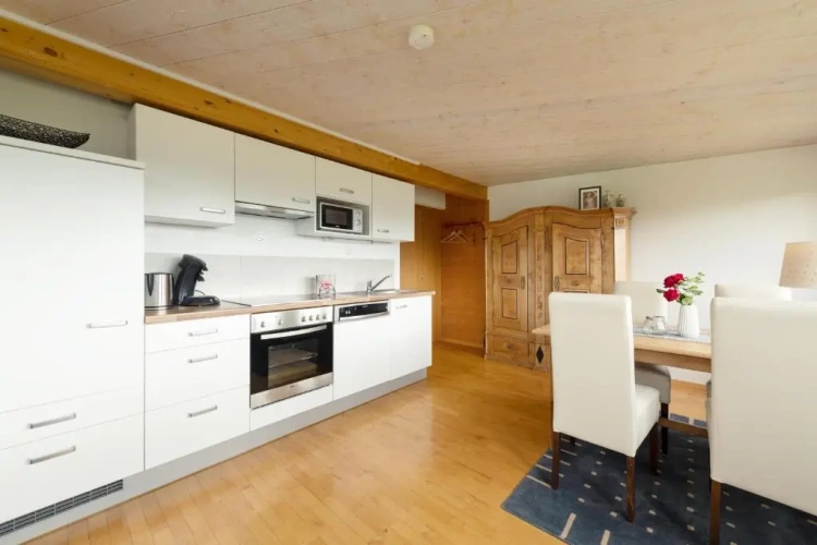 2 Bedrooms Apartment with mountain view