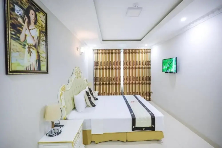 Phoenix Hotel 3