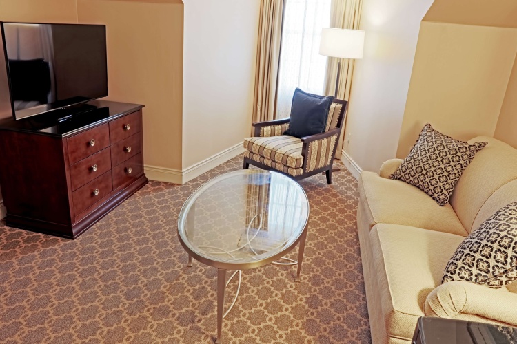 Hotel Roanoke & Conference Ctr, Curio Collection by Hilton photo 8