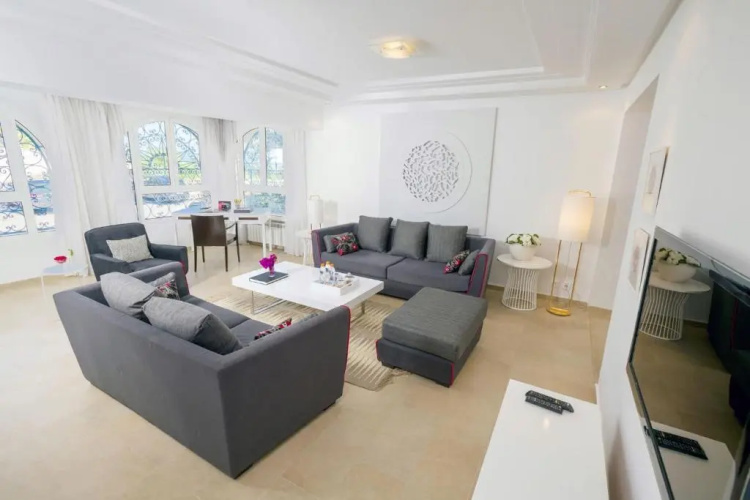 Flowers Apartment