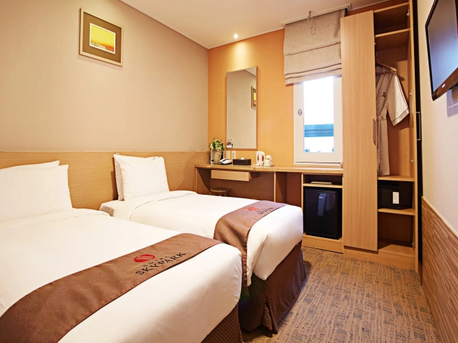 Standard Twin room