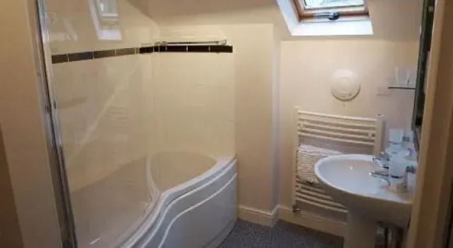 Gate House Bed  Breakfast