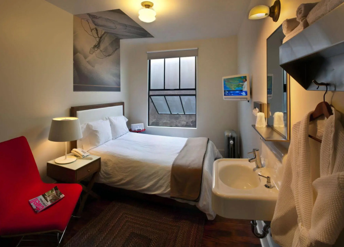 Commodore Hotel