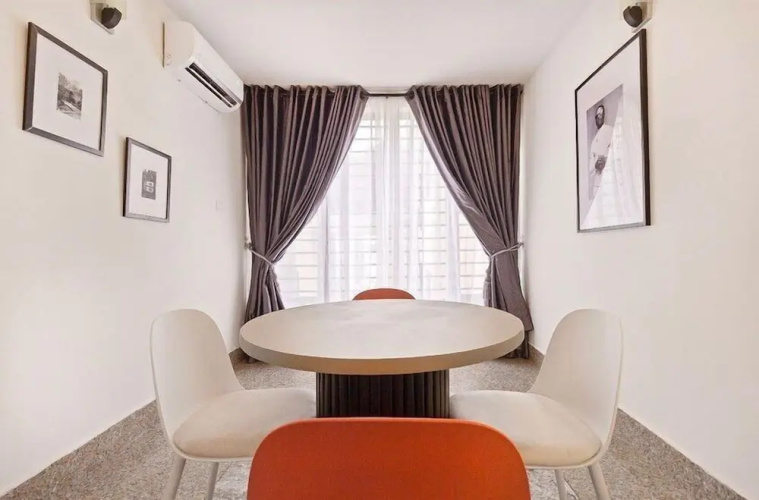 MountRoyal Centre Hotel and Suites