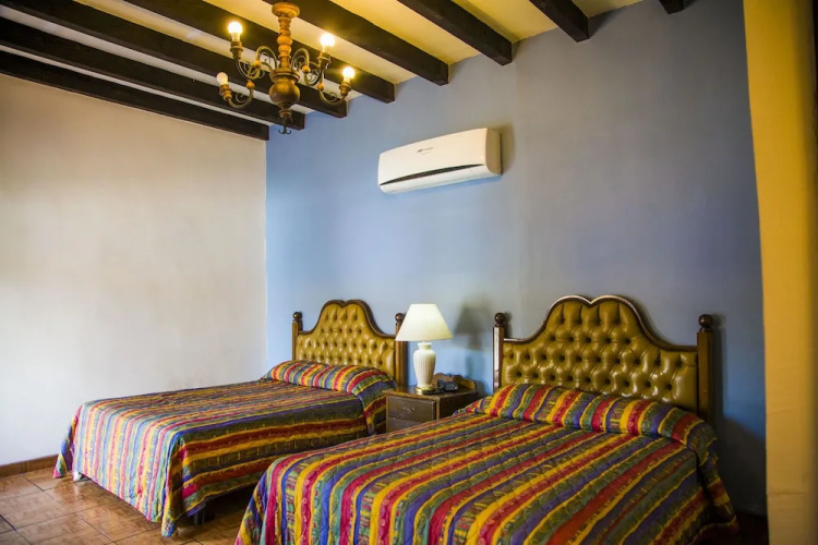 Hotel Cosmos Don Carlos