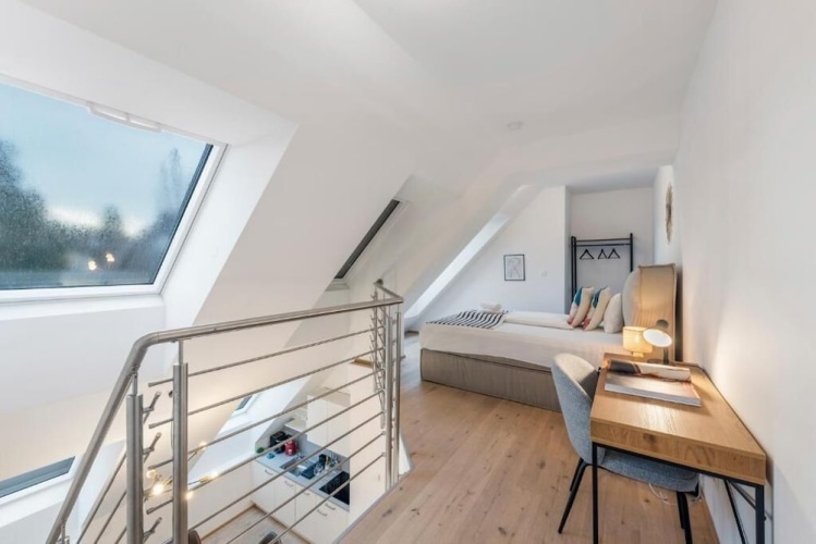 2 Bedrooms Apartment