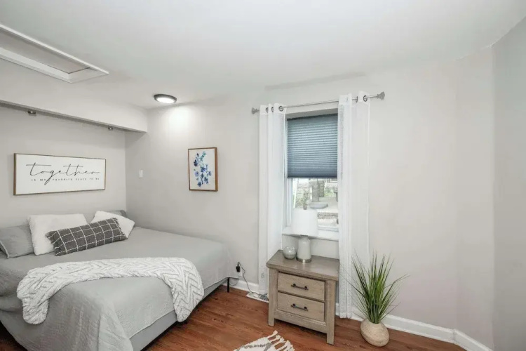 The Covington Cottage Modern 2 BDR Charmer