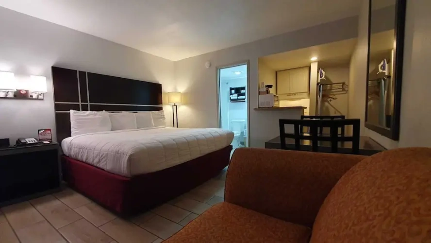 Deluxe Double room with pool view