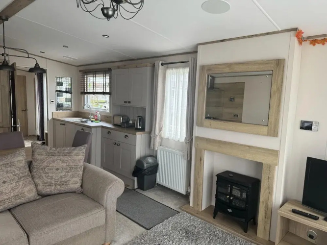 Luxury 2 Bedroom van Pets go Free