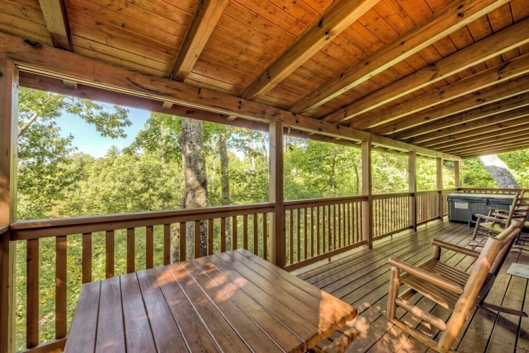 3 Bedrooms Cottage with balcony