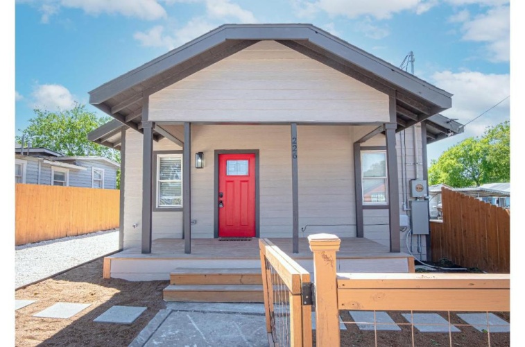4 Bedrooms Cottage