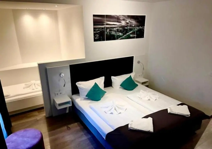 Standard Triple room