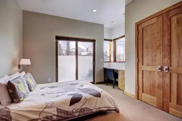 White Cloud Mountain Home