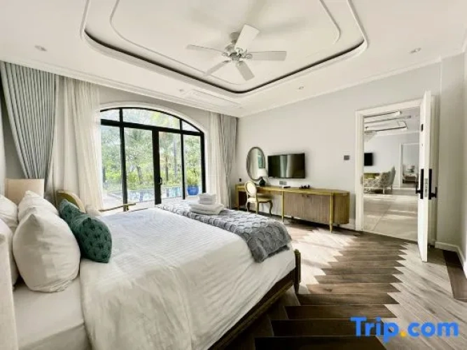 4 Bedrooms Villa beachfront