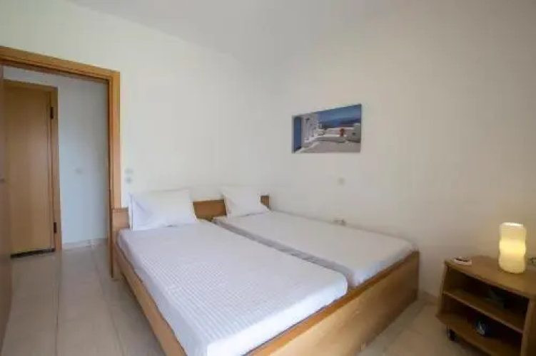 4bdr Beachfront House In Kalandra