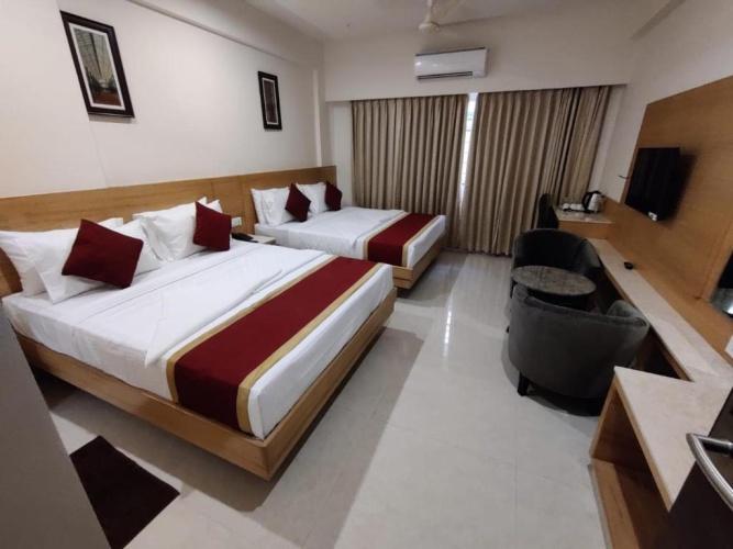 Deluxe Family Suite