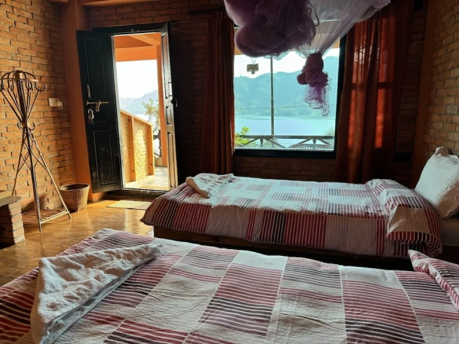 Standard Twin room with balcony