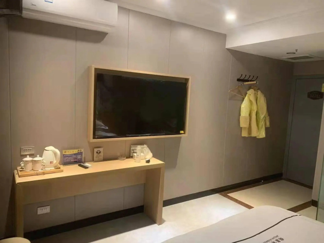 Ruian Shangpin E-sports Hotel