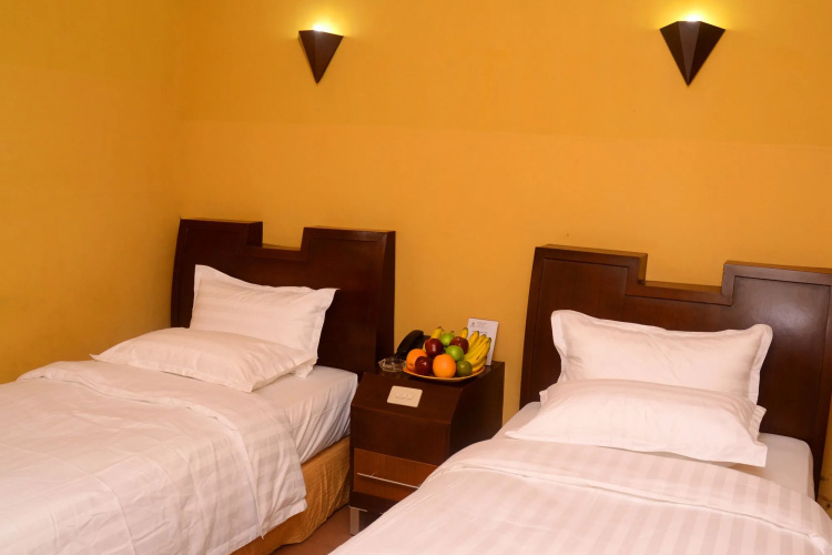 Dhaksina Hotel