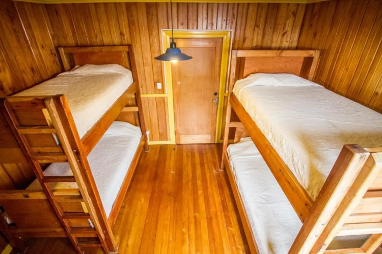 13 Lunas Hostel