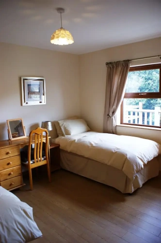 4 Bedrooms Cottage
