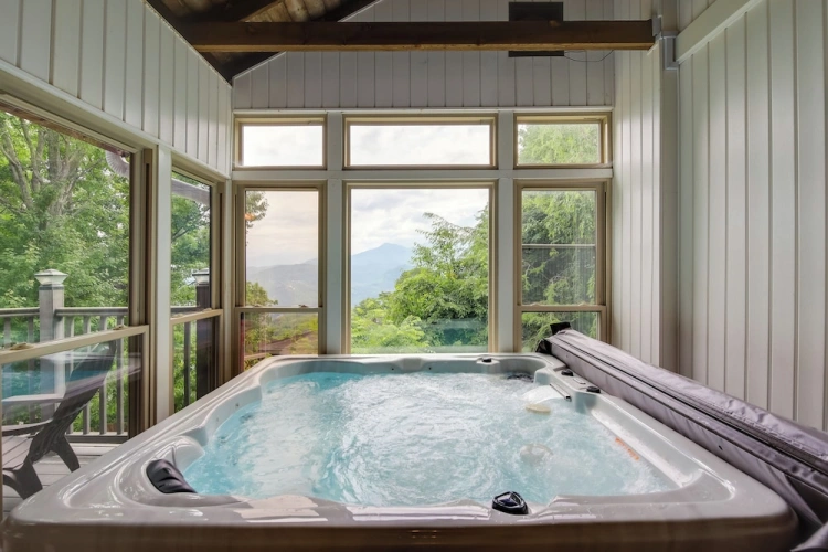 3 Bedrooms Cottage with balcony