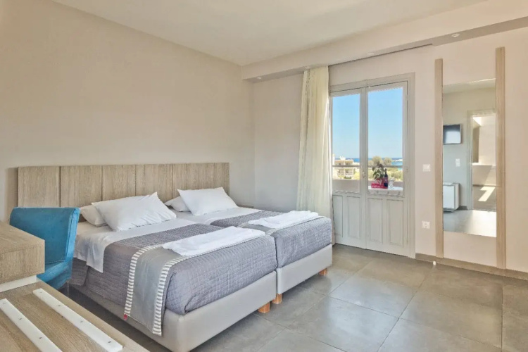 Parasol Luxury Hotel & Suites