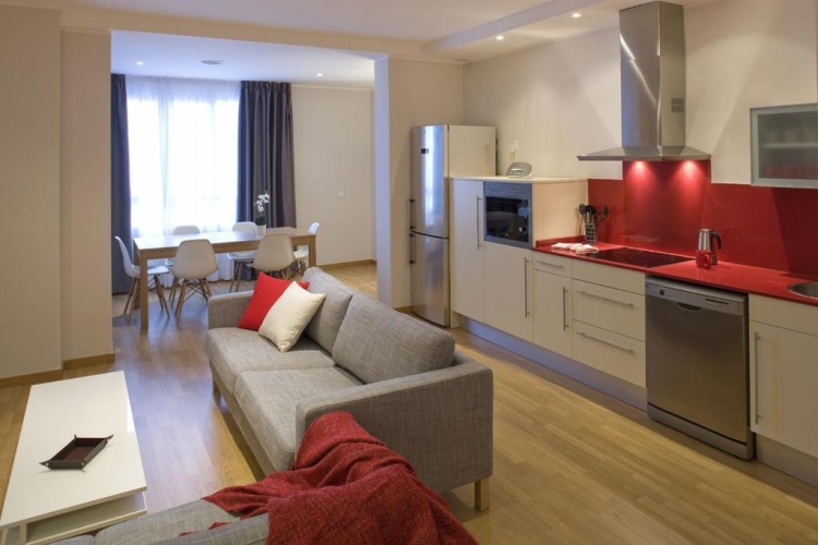 3 Bedrooms Apartment