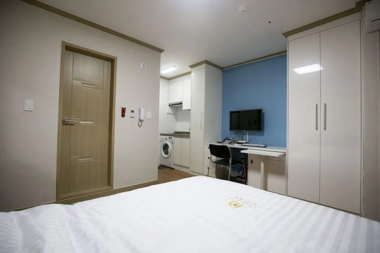 Crystal Residence Hotel