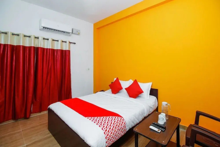 Hotel Cresant Park by OYO Rooms