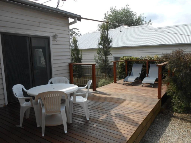 Ingleby CottageOver view