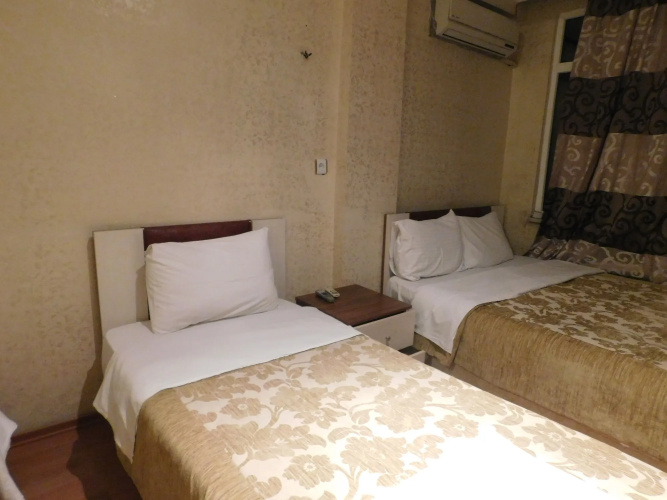 Ast Hotel