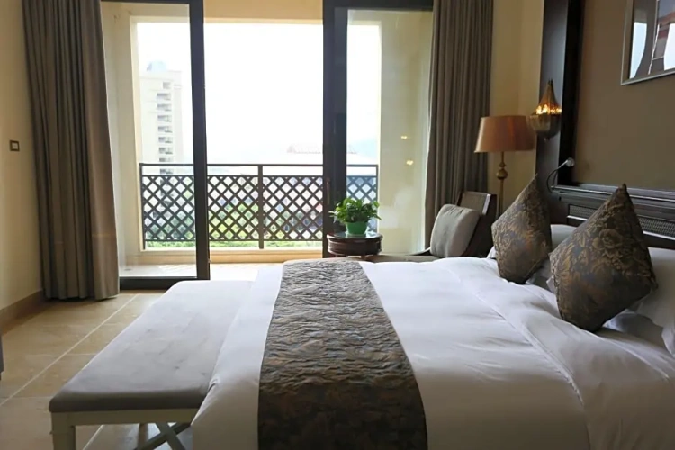 Deluxe Suite with garden view