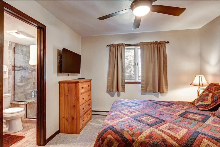 1001 Grandview C14 by RedAwning