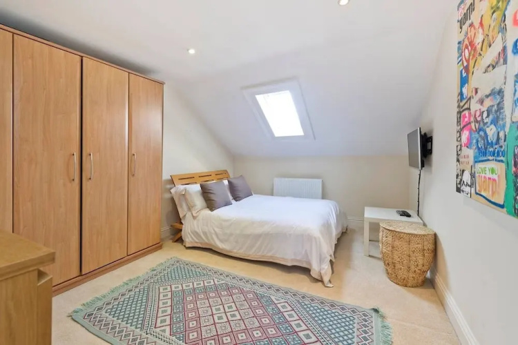 Spacious & Bright 2-bed Flat By Wandsworth Common