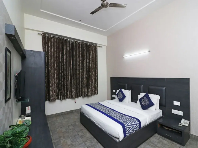 Oyo 3396 Hotel Parichay