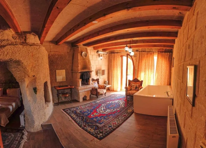 Deluxe Suite with balcony